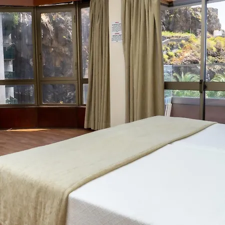 Flag Madeira - 3*