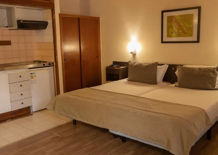 Flag Madeira - מלון ריביירה בראבה